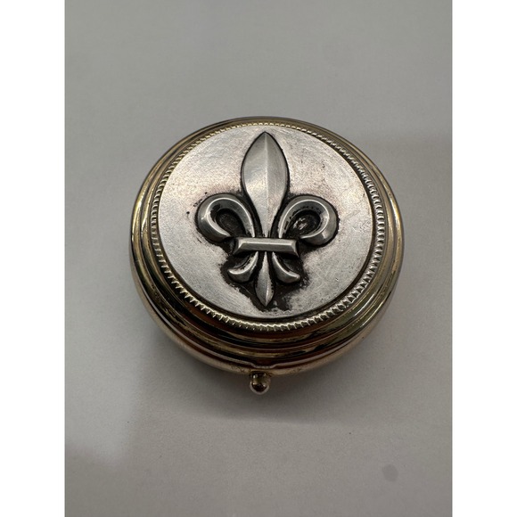 Vintage Fleur-de-Lis Brass & Silver-Tone Pill Box‎ Ornate Metal Snuff/Trinket 2" - Picture 1 of 7